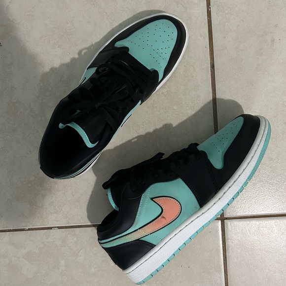 Nike Air Jordan lows - Picture 3 of 4